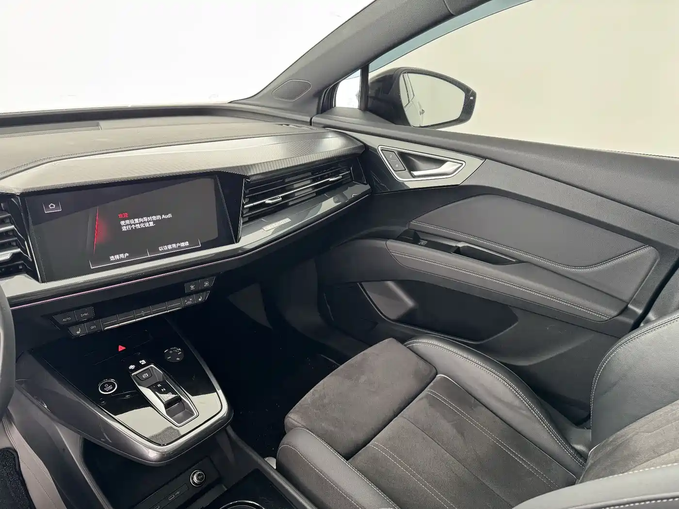 Audi Q4 e-tron 2023 40 e-tron Creation Night Edition фото 5