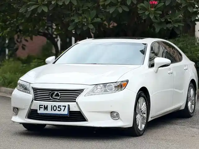 Lexus ES 2013 250 Elite Edition — фото 1
