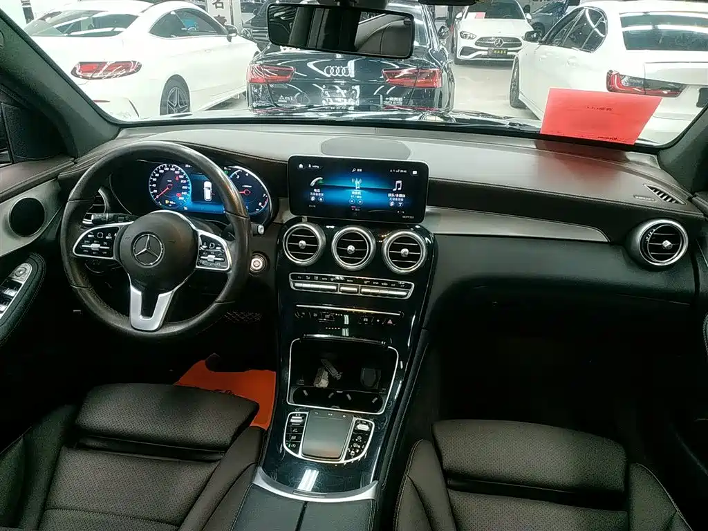 MERCEDES-BENZ GLC