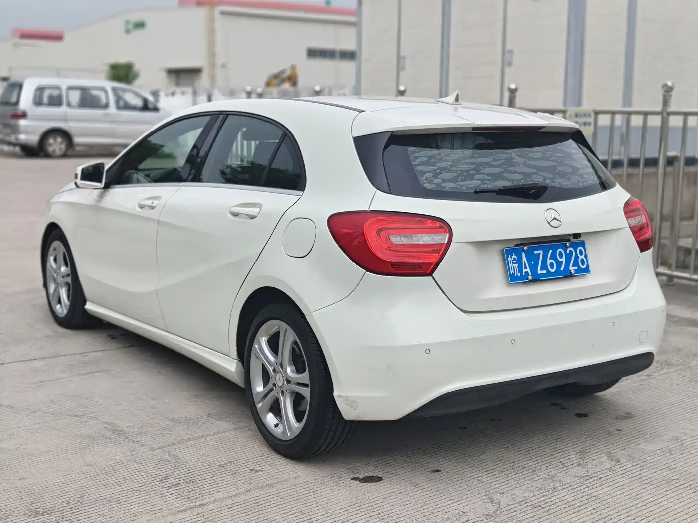 Mercedes-Benz A-Class (Import) 2015 A 180 фото 4