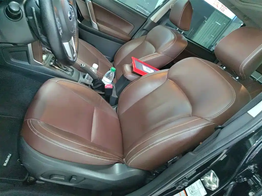 Subaru Forester 2016 2.5i Prestige Navigation Edition фото 11