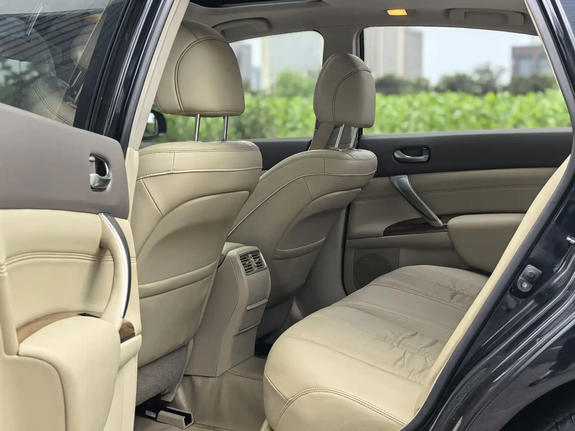 Photo 21 - Nissan Teana