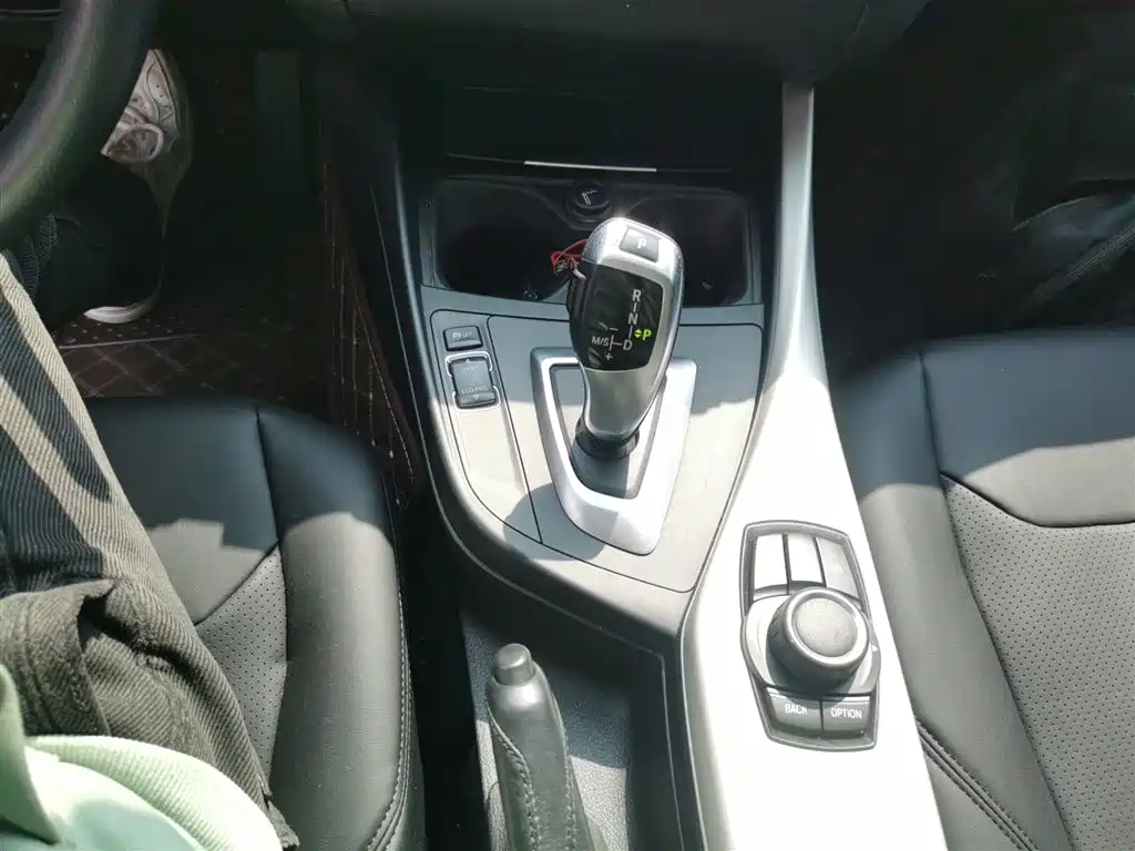BMW 1 Series (Import) 2013 Facelift 116i Leading Model фото 10