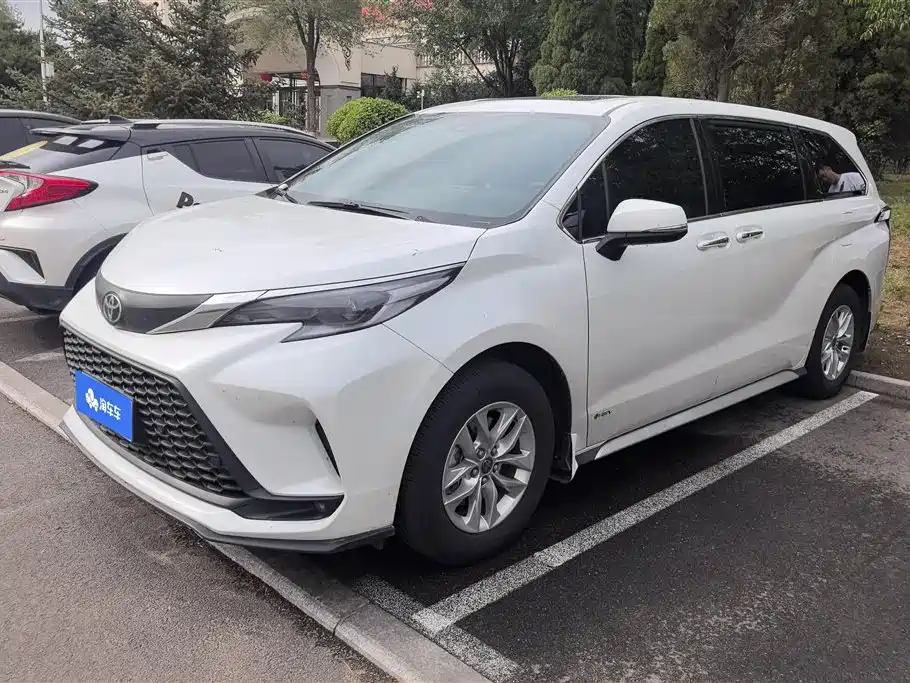 Toyota Granvia 2024 2.5L Hybrid Comfort