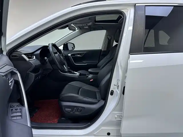 Toyota Wildlander 2021 2.0L CVT 2WD Luxury Edition фото 10