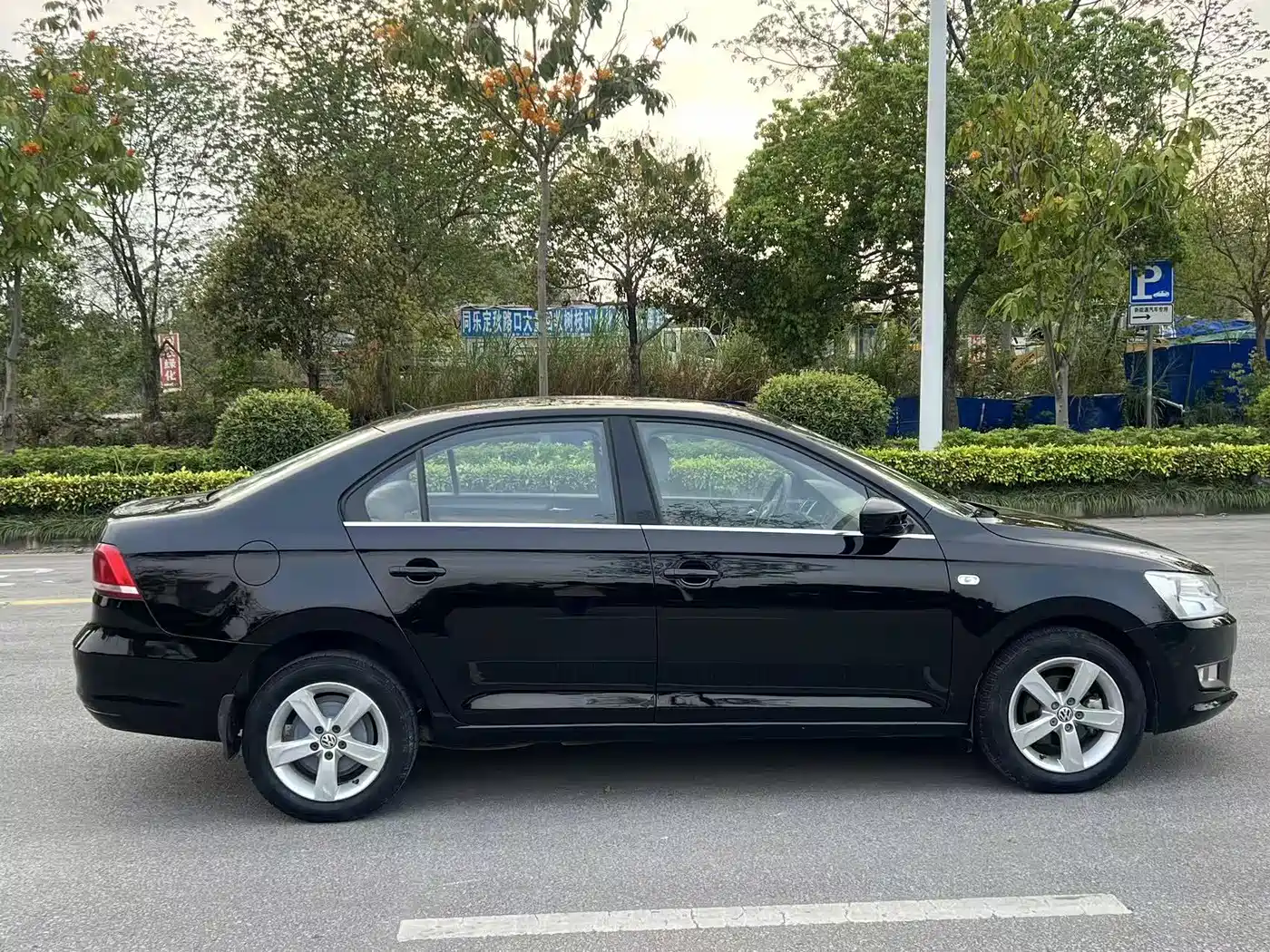 Volkswagen Santana 2013 1.6L Manual Comfort Edition фото 7