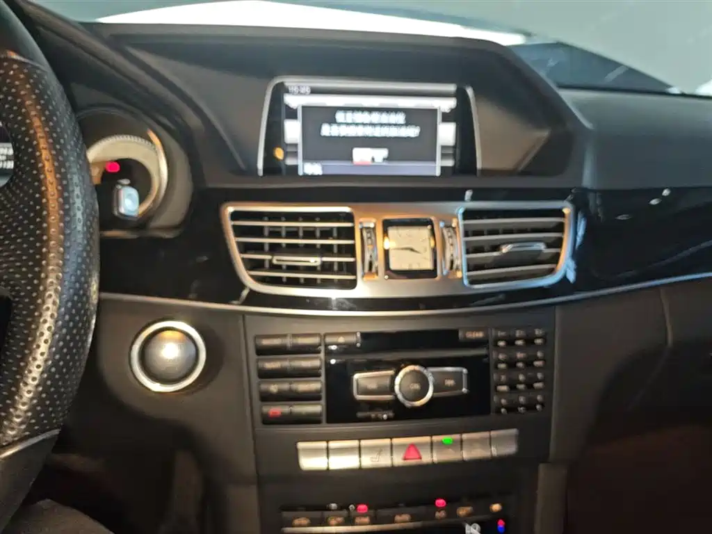 Mercedes-Benz E-Class 2015 E 260 L Sport фото 13
