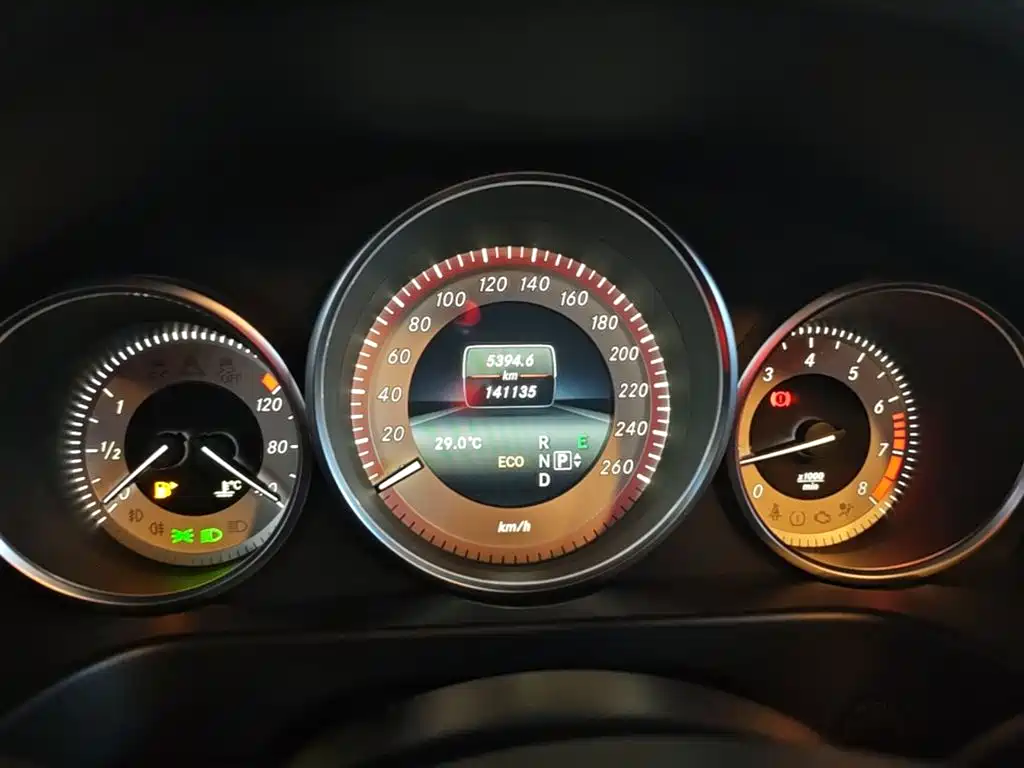 Mercedes-Benz E-Class 2015 E 260 L Sport фото 12
