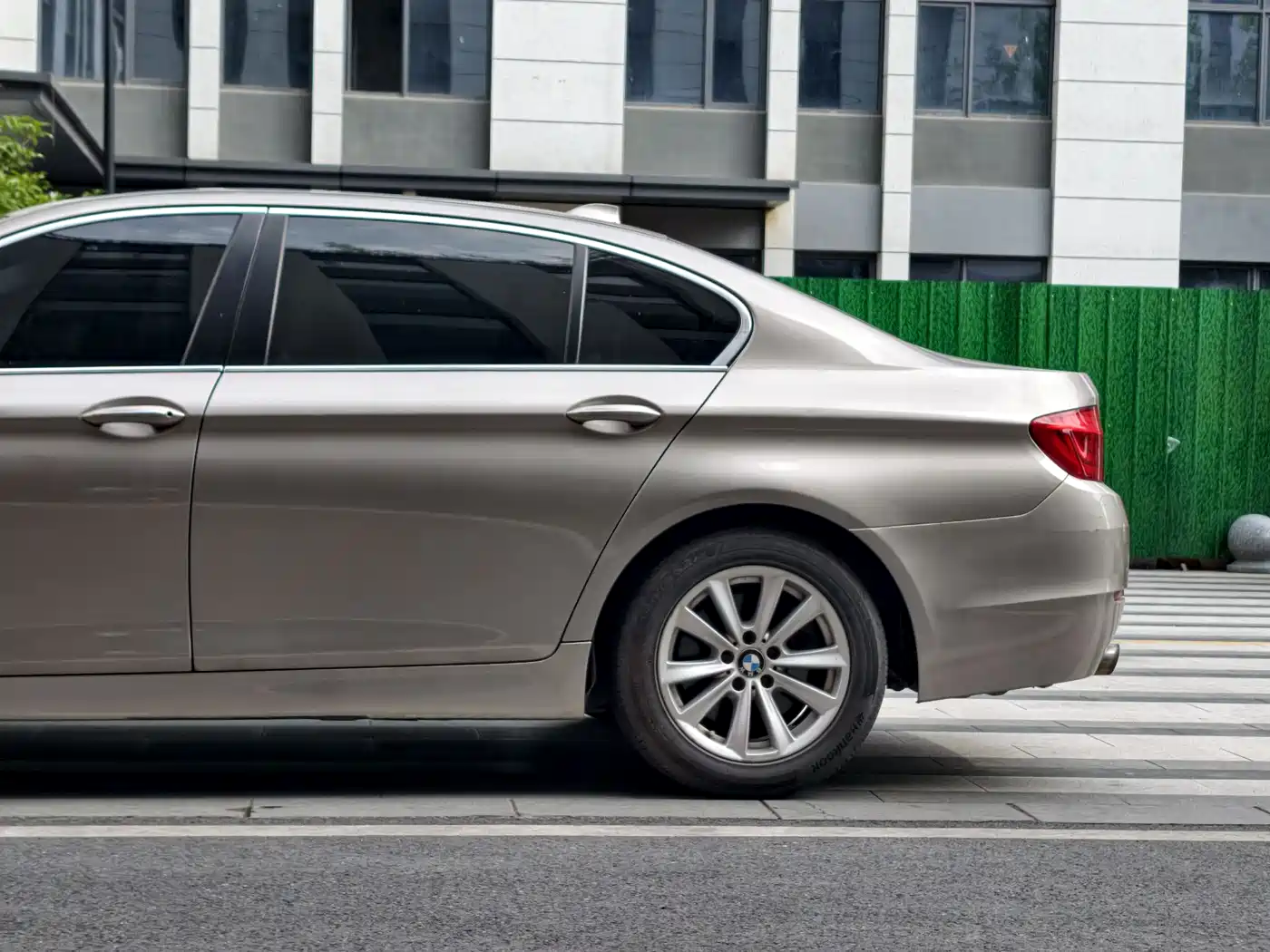 BMW 5 Series 2013 520Li Elegance фото 10