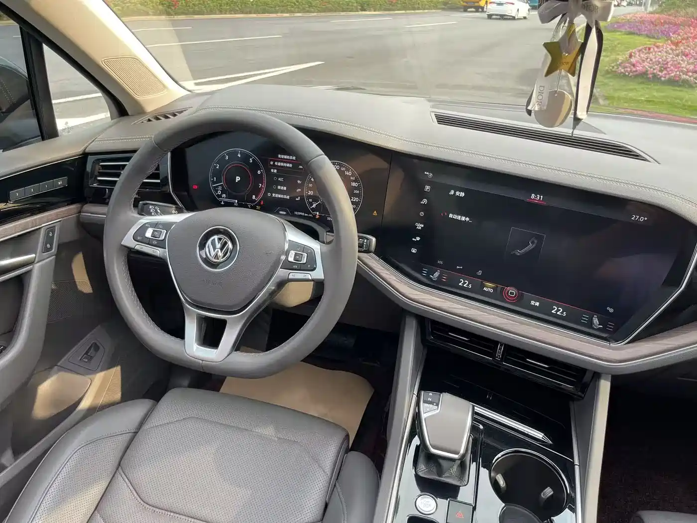 Volkswagen Touareg 2019 3.0TSI Sharp Edge Edition China VI фото 14