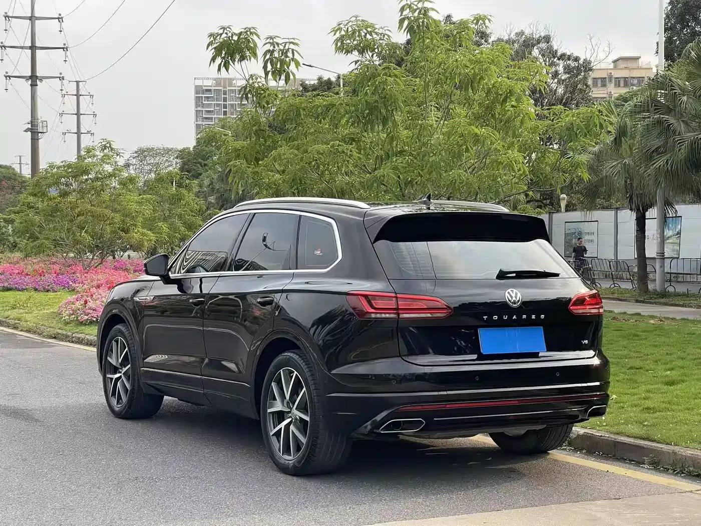 Volkswagen Touareg 2019 3.0TSI Sharp Edge Edition China VI фото 4