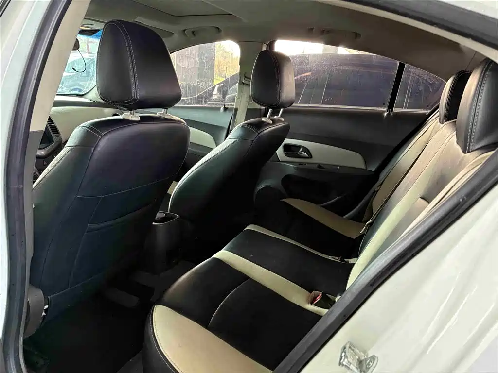 Chevrolet Cruze 2015 1.5L Classic SE AT фото 3