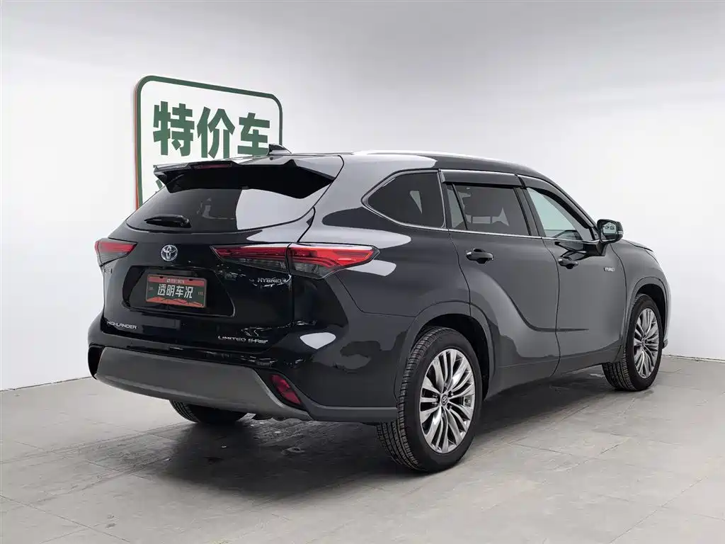 TOYOTA HIGHLANDER