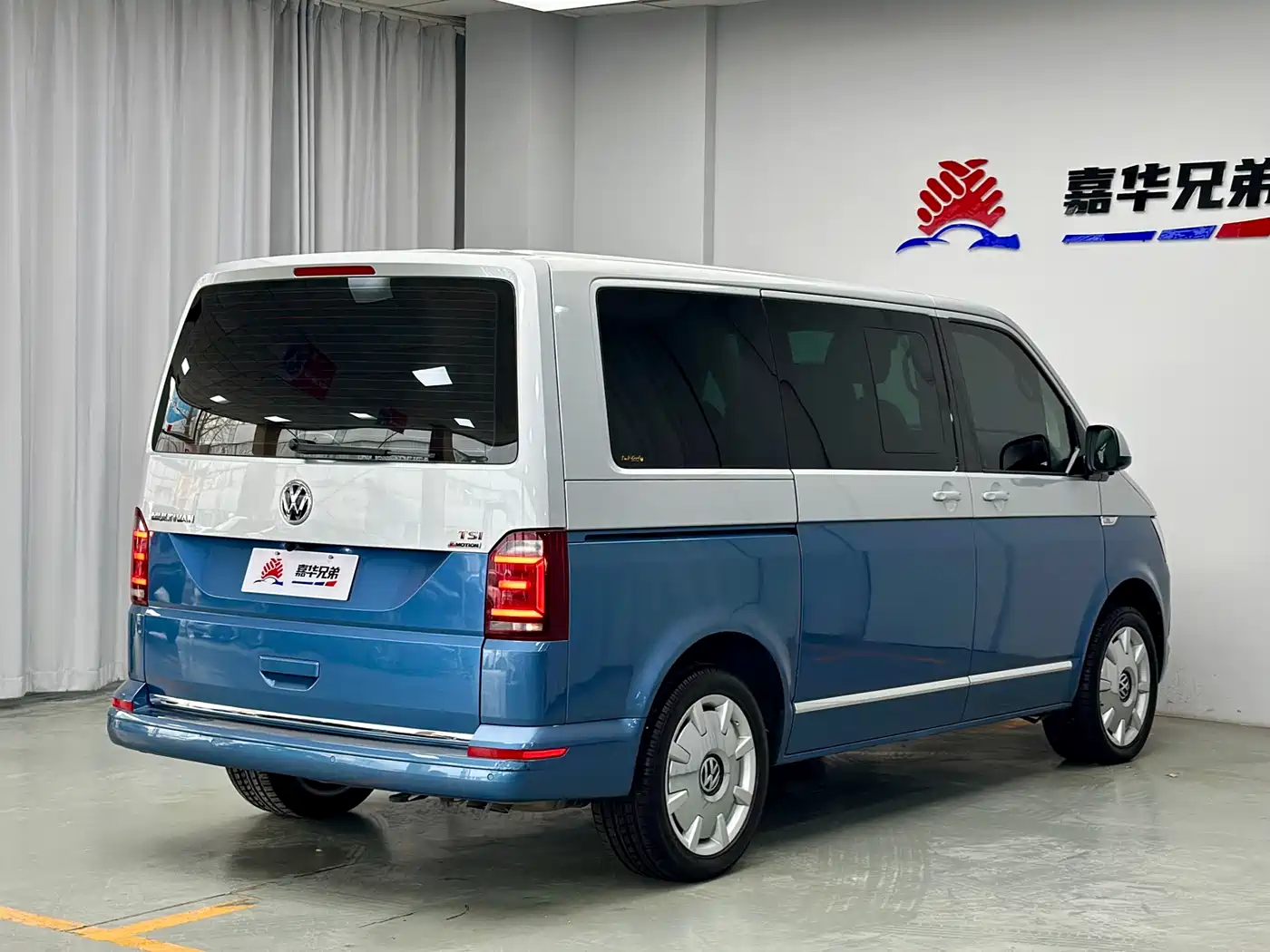 Volkswagen Multivan 2018 2.0TSI 4WD Leisure Edition 7-Seater фото 10