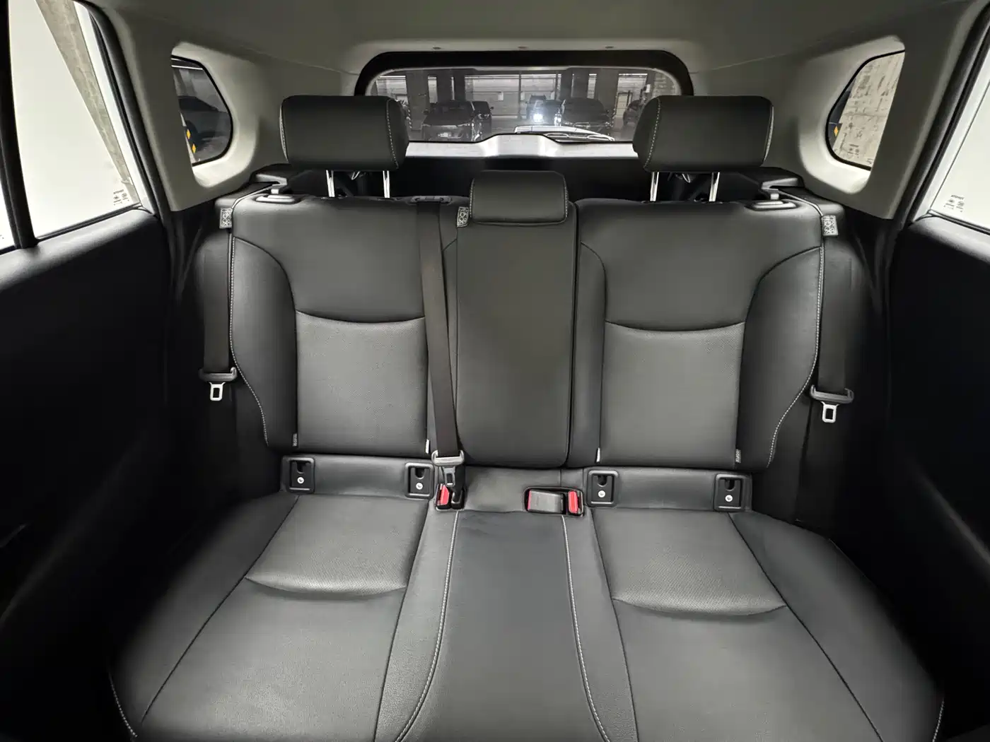 Toyota Frontlander 2022 2.0L CVT Luxury Edition фото 17