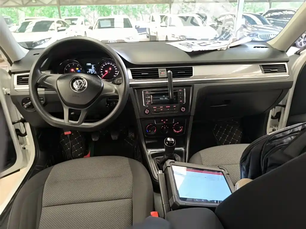 Volkswagen Bora 2016 Model 1.6L Manual Fashion фото 10