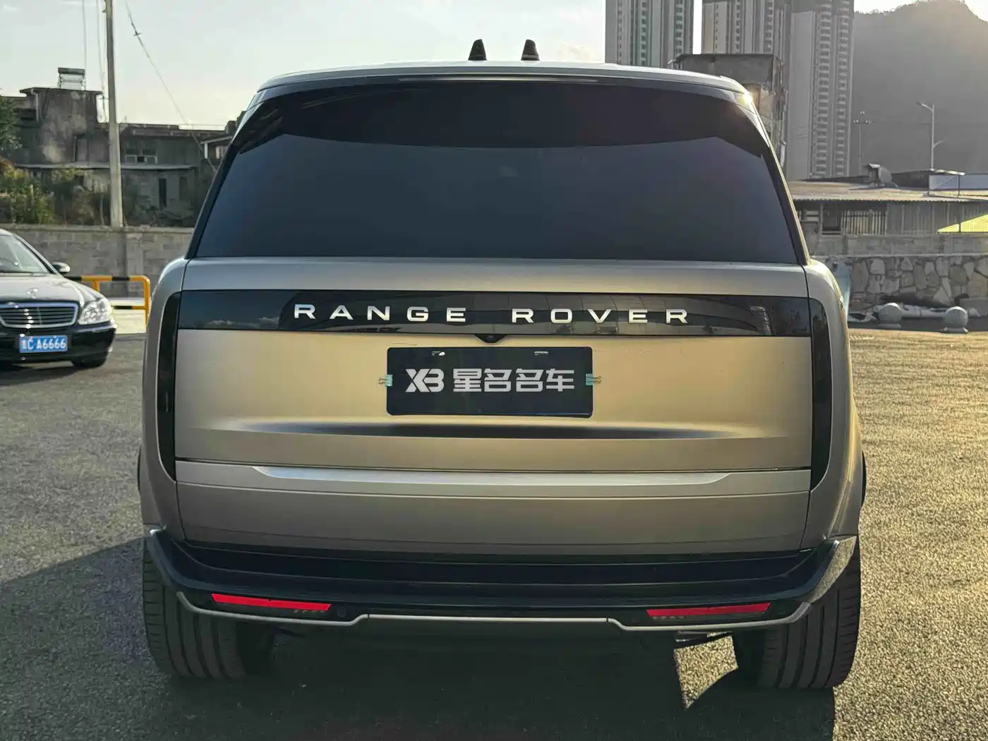 Land Rover Range Rover 2023 2023 3.0 L6 400PS Genesis Extended Version