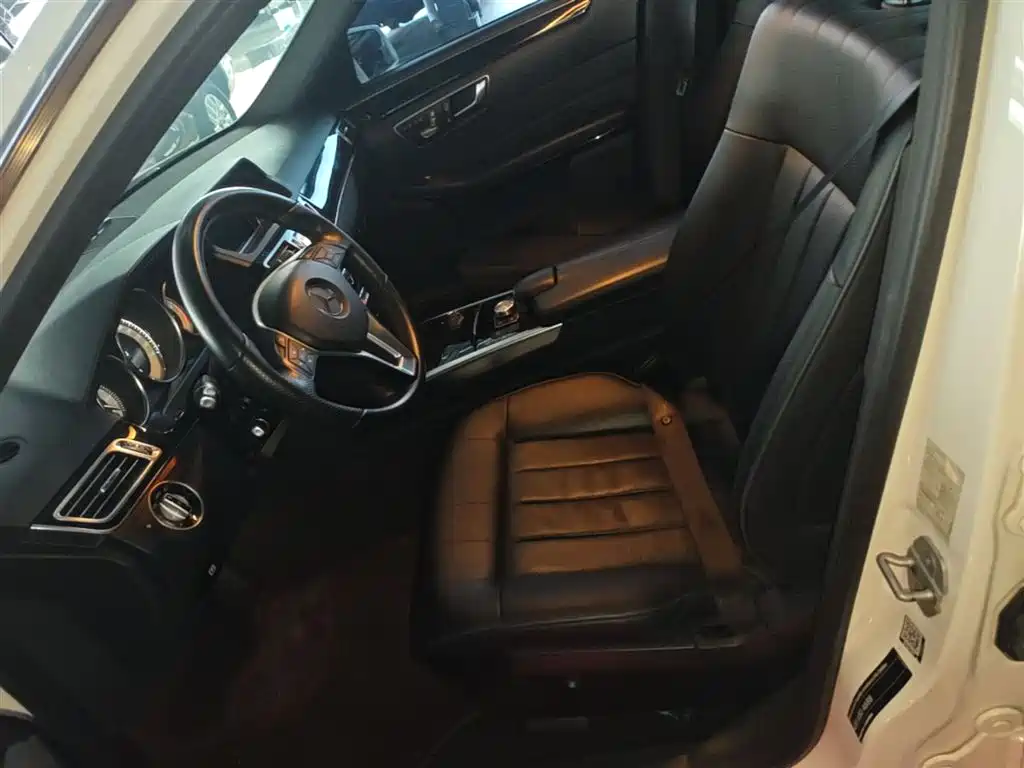 Mercedes-Benz E-Class 2015 E 260 L Sport фото 15