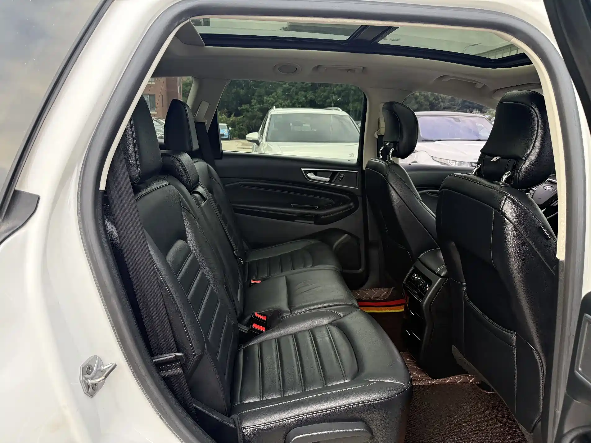 Фото 7 - Ford Edge