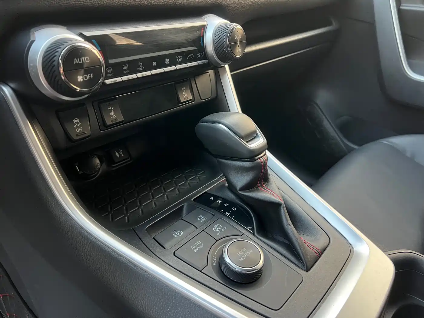 Toyota RAV4 Rongfang Dual Engine E+ 2022 2.5L 2WD Elite Pro фото 14