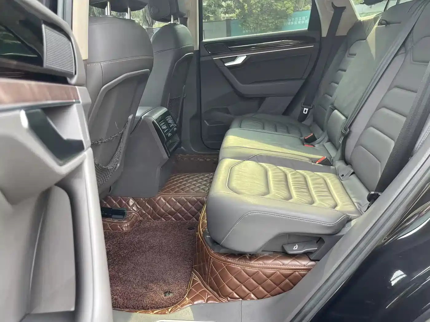 Volkswagen Touareg 2019 3.0TSI Sharp Edge Edition China VI фото 11