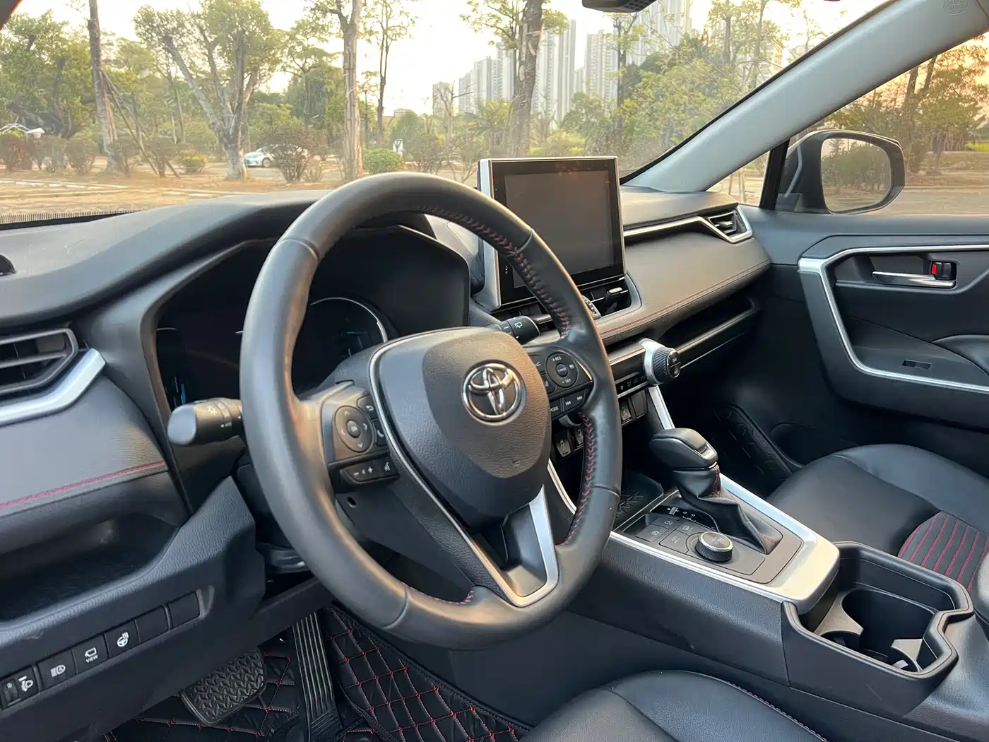 Toyota RAV4 Rongfang Dual Engine E+ 2022 2.5L 2WD Elite Pro фото 16