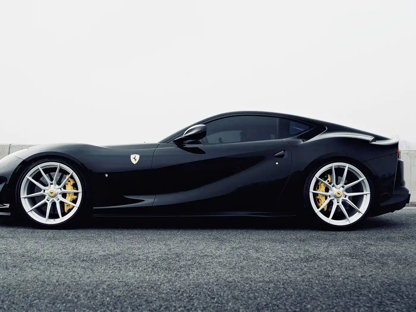 Ferrari 812 2018 2017 6.5L Superfast