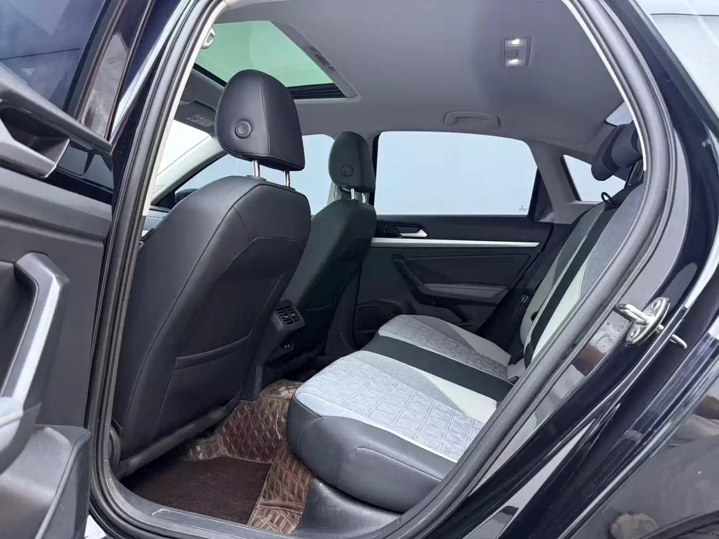 Volkswagen Lavida 2024 Model 300TSI DSG Full Comfort Edition фото 14
