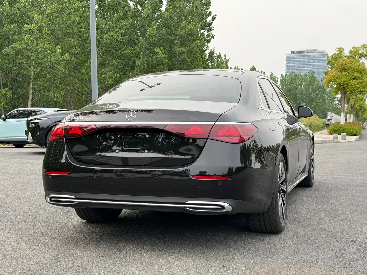 Mercedes-Benz E-Class 2024 Model E 300 L Luxury фото 16