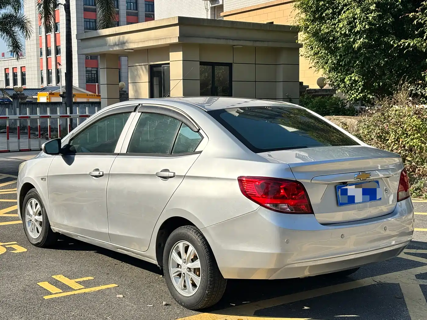 Chevrolet Sail 2015 Sail 3 1.3L AMT Ideal Edition фото 9