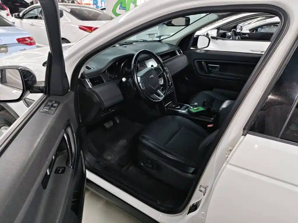 Фото 16 - Land Rover Discovery Sport