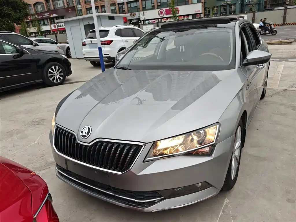 Škoda Superb 2019 TSI280 DSG Comfort Edition фото 3
