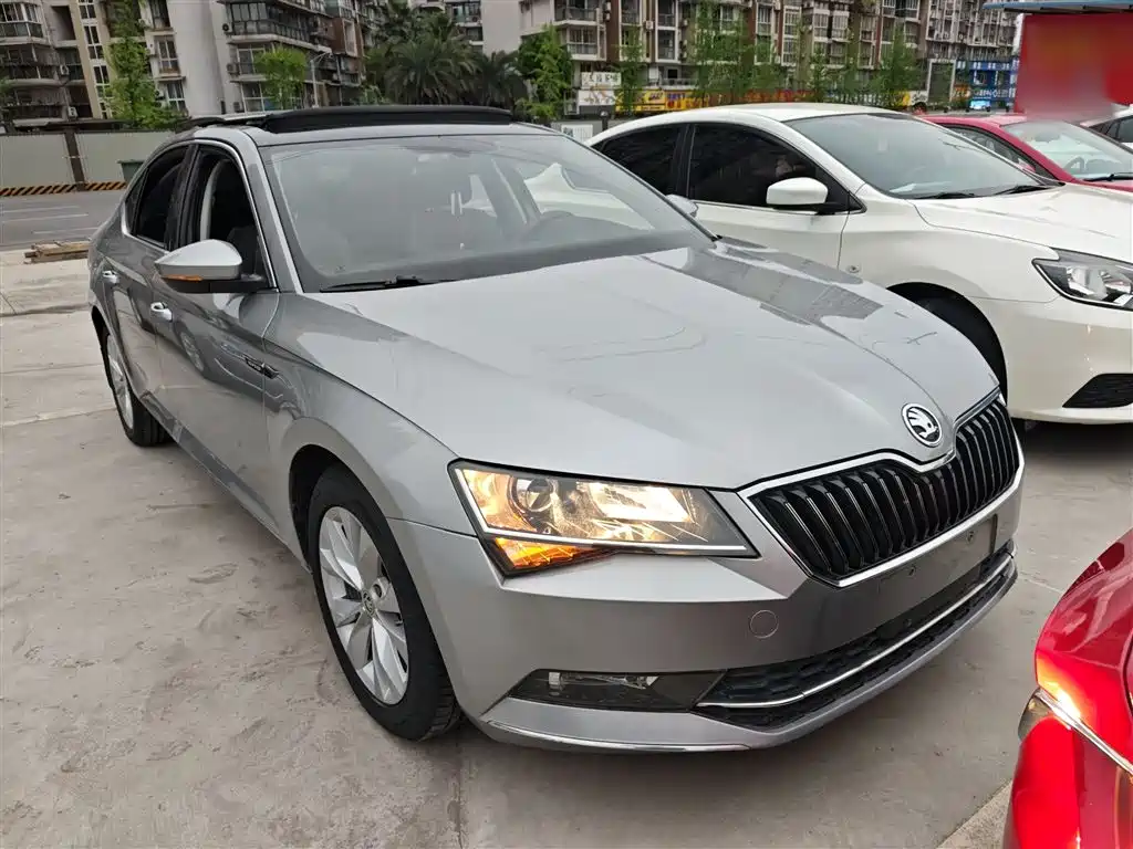 Škoda Superb 2019 TSI280 DSG Comfort Edition фото 4