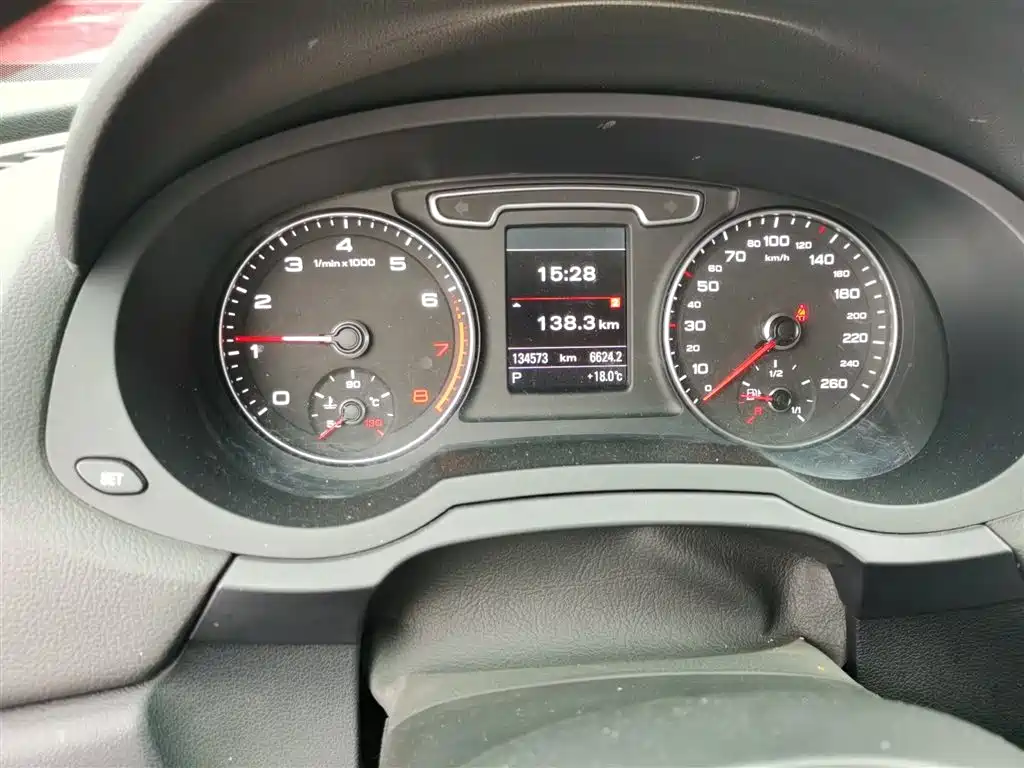 Audi Q3 2015 35 TFSI quattro Millionth Anniversary Premium фото 8
