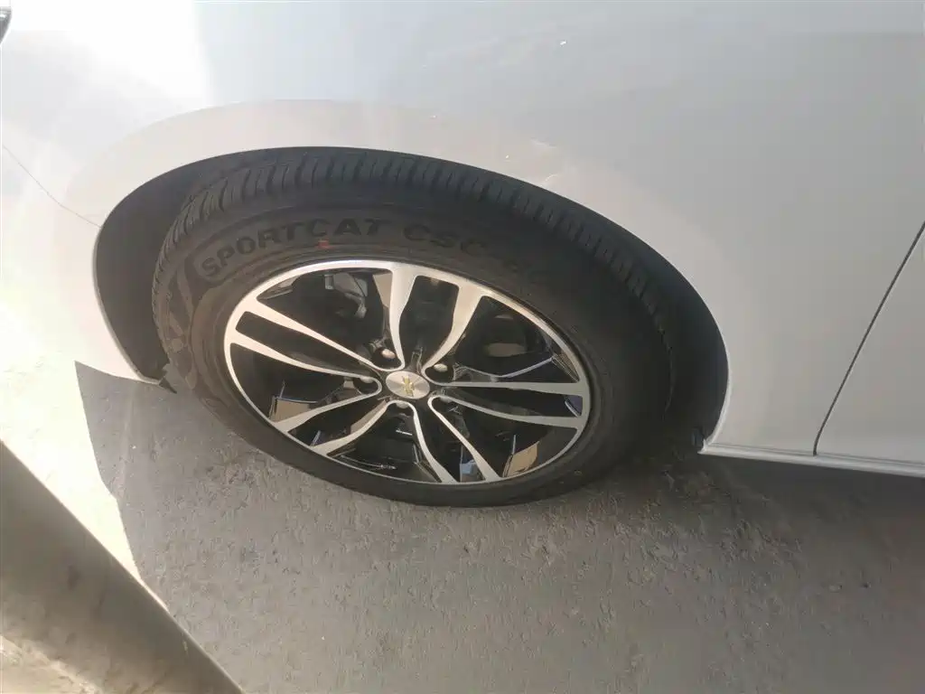 Chevrolet Malibu XL 2017 1.5T Auto Sport Edition фото 25