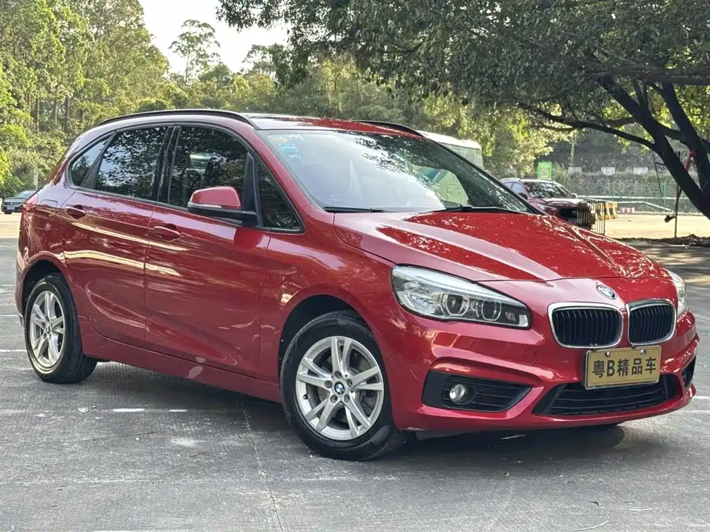 BMW 2 Series Touring 2016 218i Leading фото 6