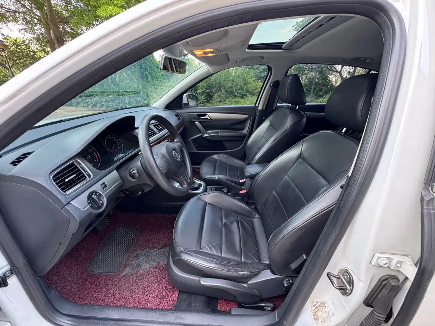 Volkswagen Lavida 2013 Facelift 1.4TSI DSG Comfort фото 4