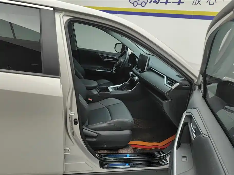 Toyota Wildlander 2022 2.0L CVT AWD Luxury PLUS Edition фото 8