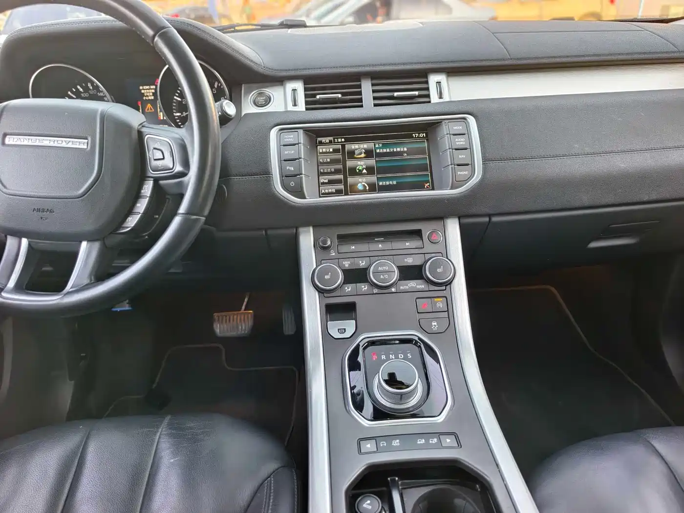 Land Rover Range Rover Evoque 2015 2.0T 5-Door Intelligent Edition фото 9