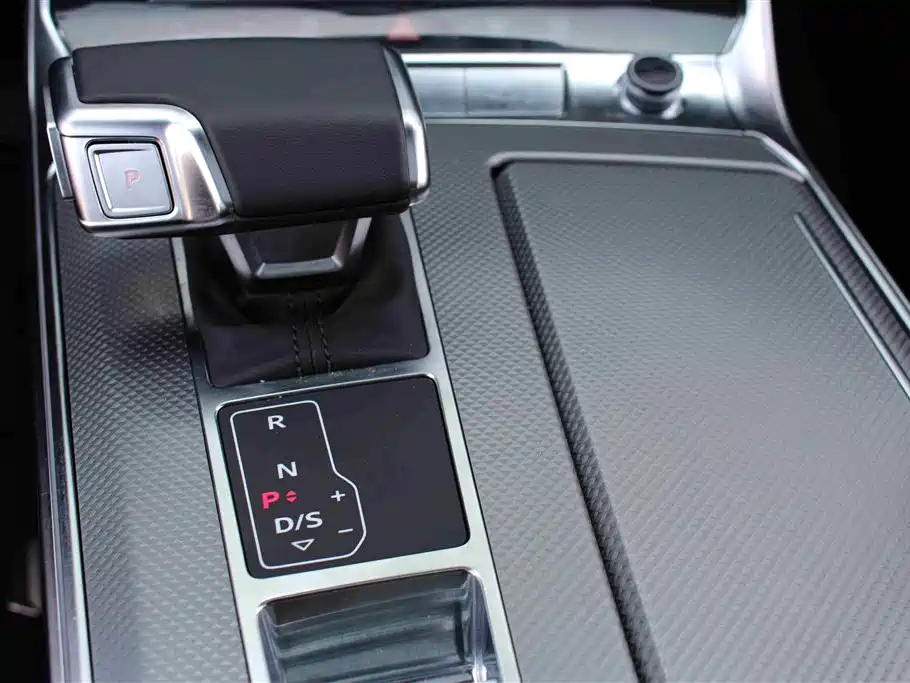 Audi A6L 2024 40 TFSI Luxury Dynamic фото 15