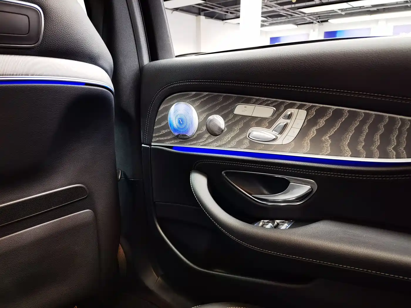 Mercedes-Benz E-Class 2021 E 300 L Premium фото 18