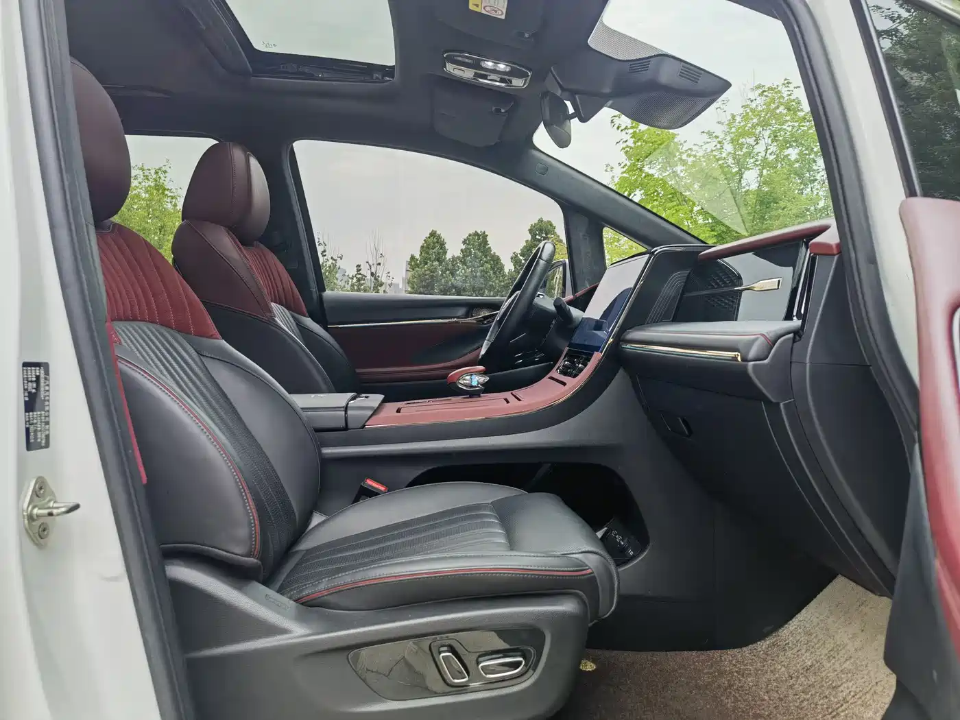 GAC Trumpchi Trumpchi M8 2023 Model Master Series Hybrid Ultimate Edition фото 12