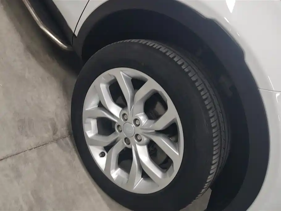 Land Rover Discovery Sport 2016 2.0T HSE фото 6