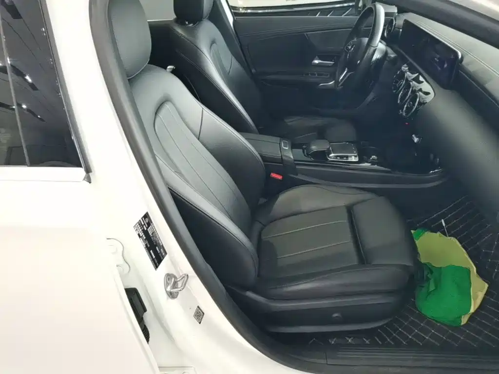 Фото 25 - Mercedes-Benz A-Class