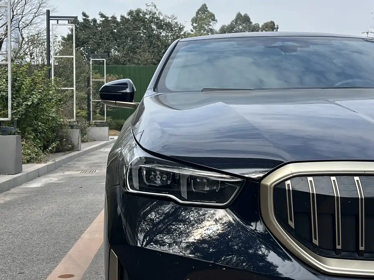 BMW 5 Series 2024 525Li M Sport Package фото 29