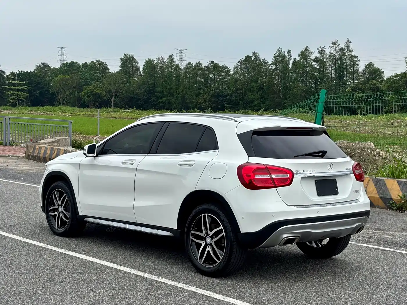 Mercedes-Benz GLA 2015 2015 GLA 220 4MATIC Fashion Edition