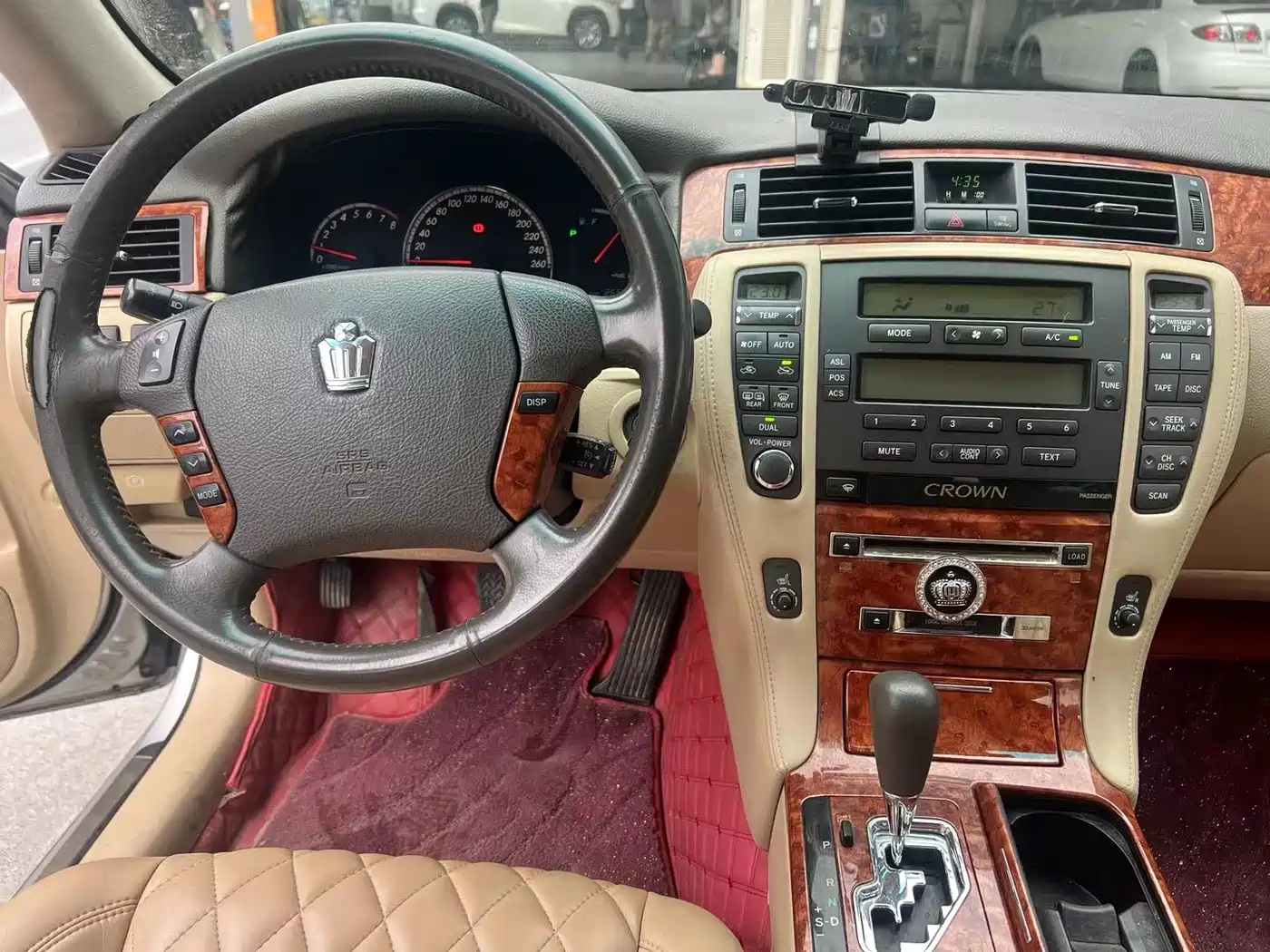 Фото 6 - Toyota Crown