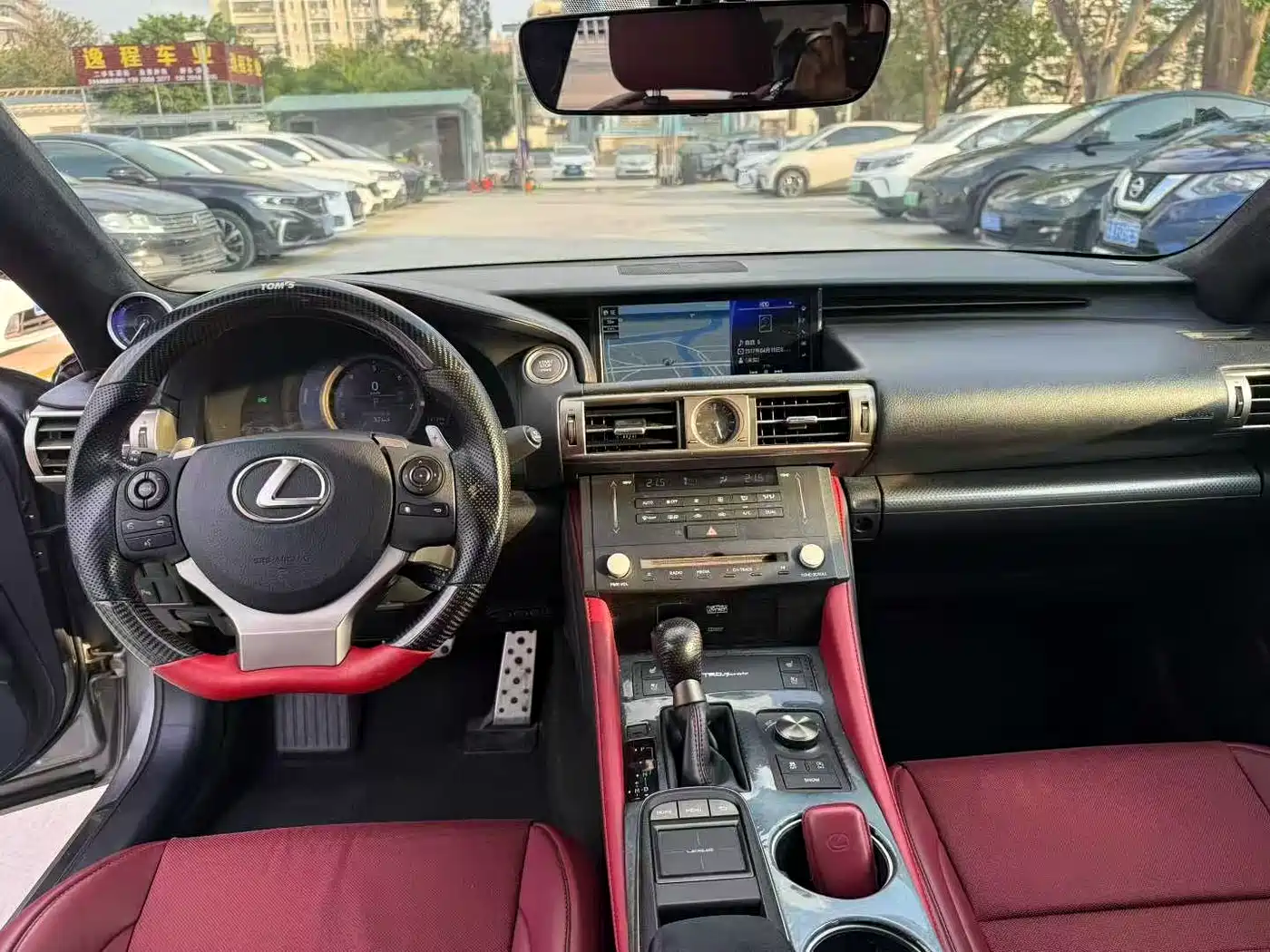 Lexus IS 2015 200t F SPORT фото 9
