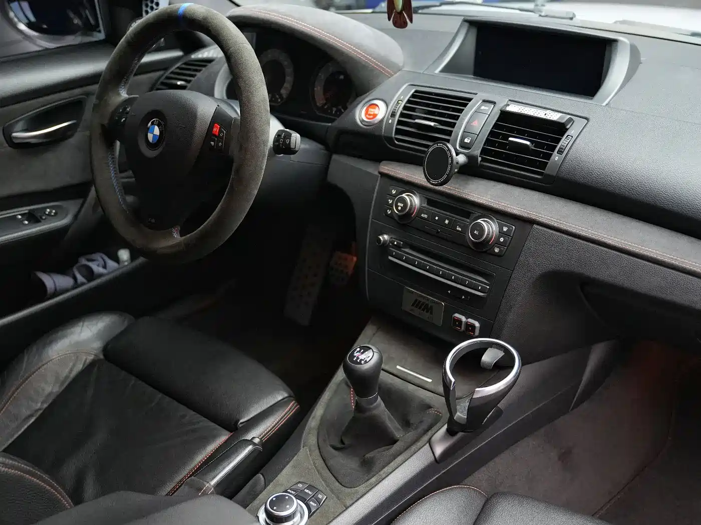 BMW 1 Series M 2011 1M Coupe фото 15