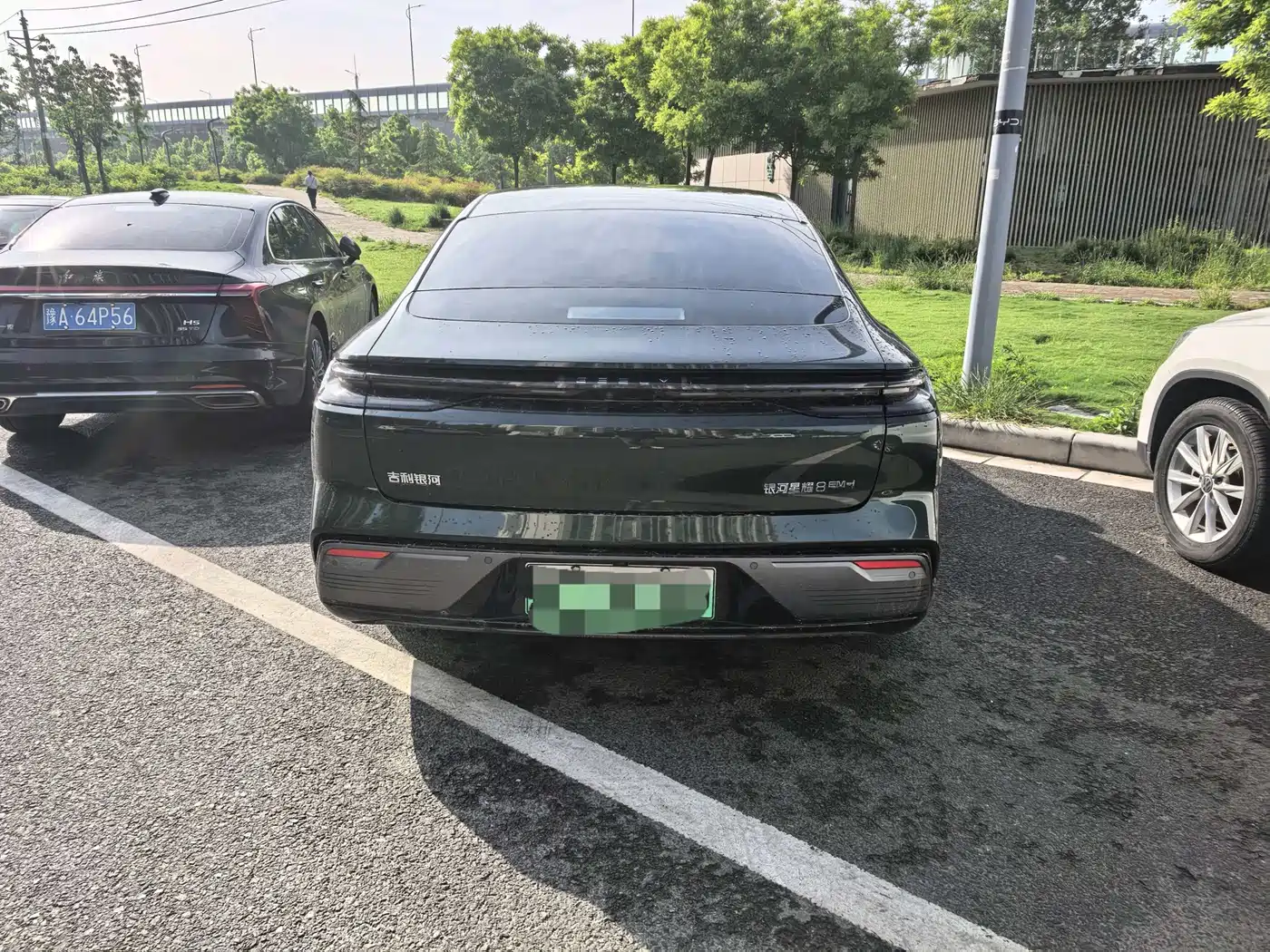 Geely Galaxy Galaxy Xingyao 8 2025 130km EM-i Premium Edition фото 12